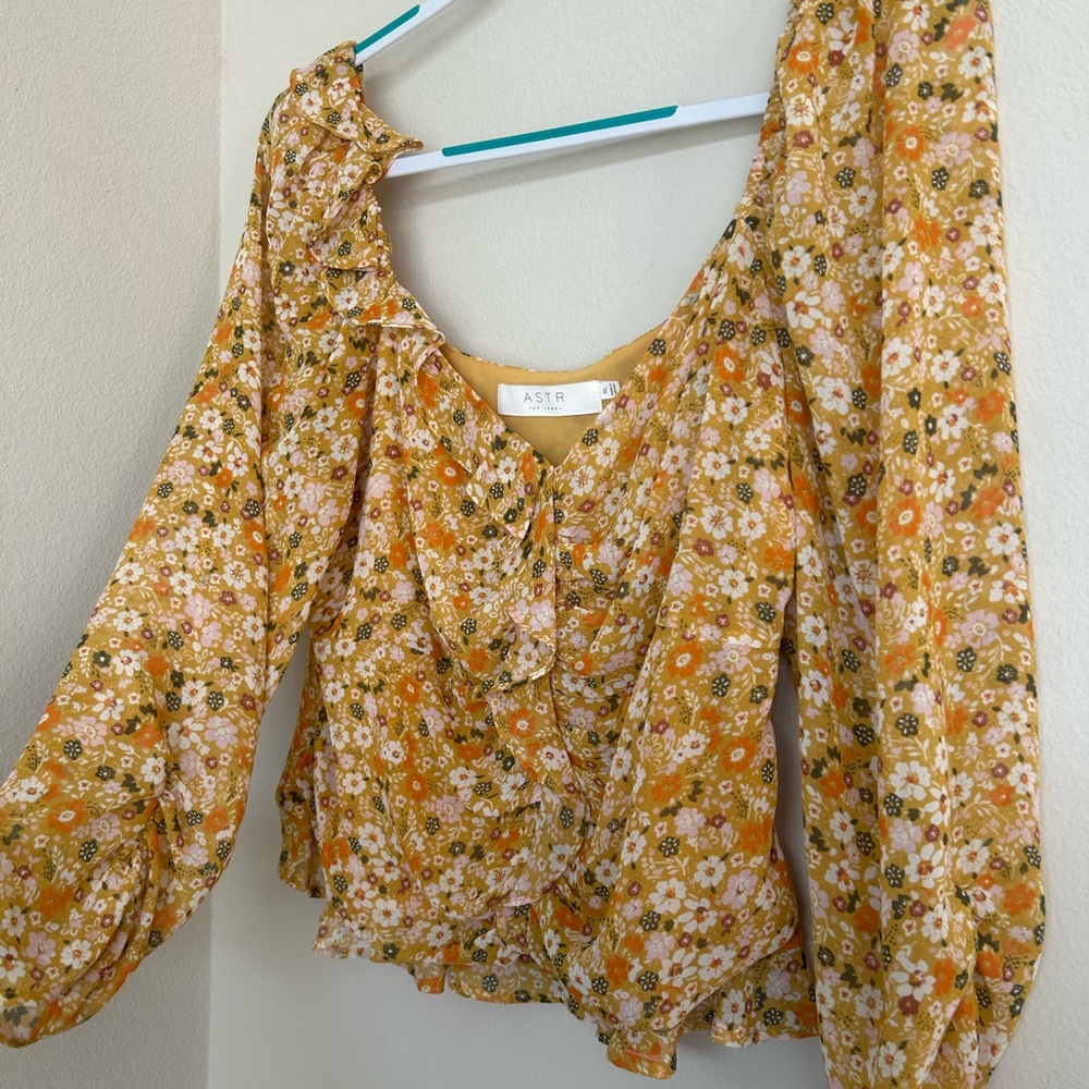 ASTR Women's Floral Yellow Top